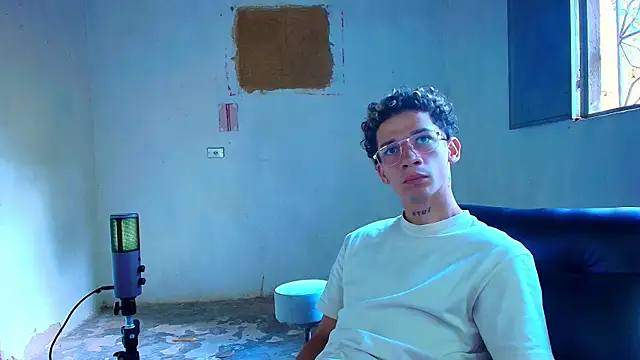 mateodeamjo online show from March 21, 2026, 5:39 pm