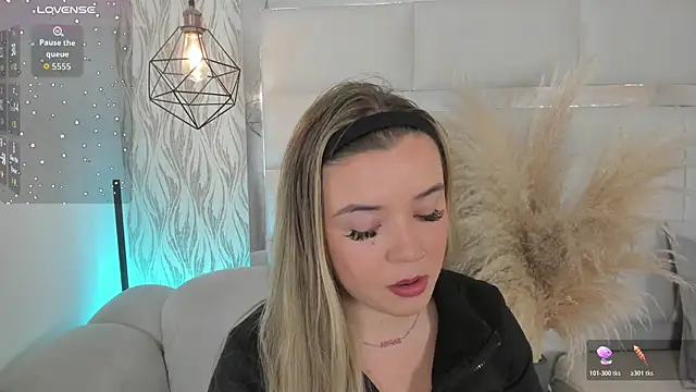 Snapshot of 1m_dalhia chatting on December 1, 2025, 8:42 pm 1m dalhia online show from December 1, 2025, 8:42 pm