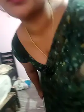 louise92 online show from April 11, 2026, 5:49 pm