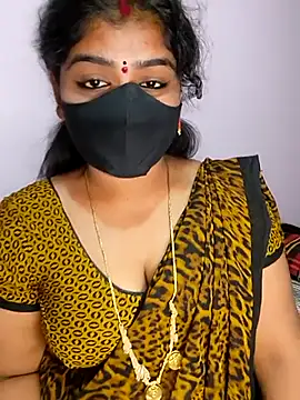 louise92 online show from April 18, 2026, 4:04 am