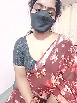 Snapshot of louise92 chatting on July 20, 2026, 6:54 am louise92 online show from July 20, 2026, 6:54 am