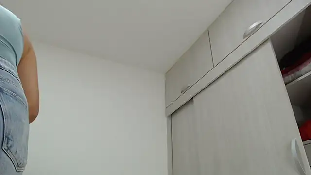 Snapshot of Amelia_Debora_Antonella chatting on November 19, 2025, 1:11 pm Amelia Debora Antonella online show from November 19, 2025, 1:11 pm