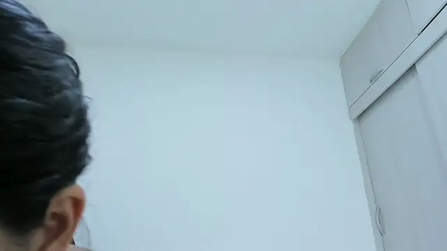 Amelia Debora Antonella online show from February 13, 2026, 1:33 pm