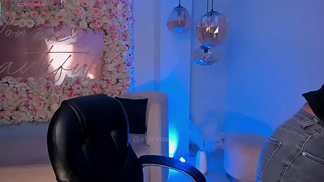 Snapshot of AllyJensen chatting on November 22, 2025, 10:25 am AllyJensen online show from November 22, 2025, 10:25 am