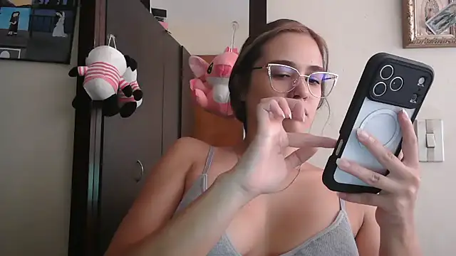 Snapshot of trianabell chatting on June 20, 2026, 7:08 pm trianabell online show from June 20, 2026, 7:08 pm