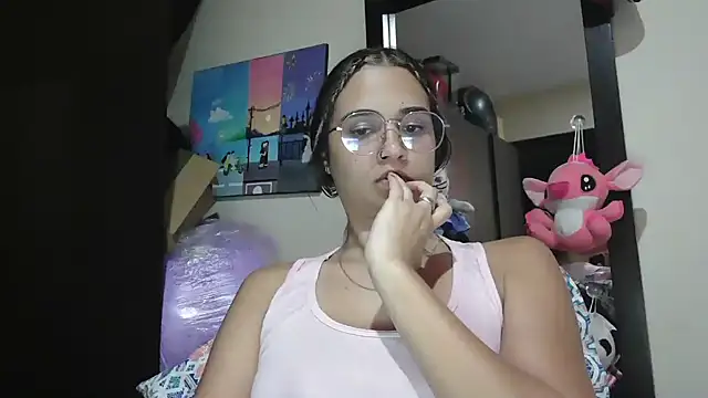 trianabell online show from April 4, 2026, 1:23 am