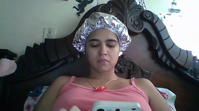 trianabell online show from October 30, 2025, 3:20 pm