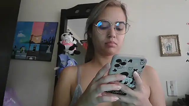 trianabell online show from March 20, 2026, 4:19 pm