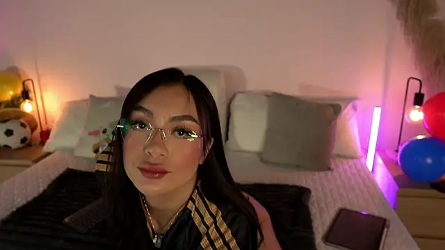 TamyHoney online show from June 18, 2026, 1:48 am