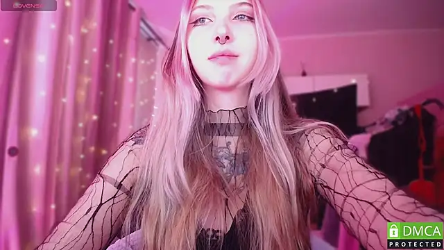 JustMeowGirl online show from June 5, 2026, 4:50 am