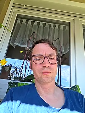 Schnubby1 online show from April 9, 2026, 1:28 pm