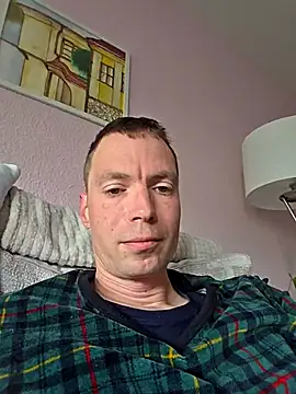 Snapshot of Schnubby1 chatting on May 8, 2026, 9:24 am Schnubby1 online show from May 8, 2026, 9:24 am