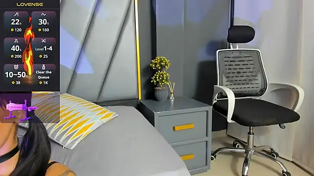 Snapshot of Foxy_Assh_ chatting on March 4, 2026, 3:58 am Foxy Assh online show from March 4, 2026, 3:58 am