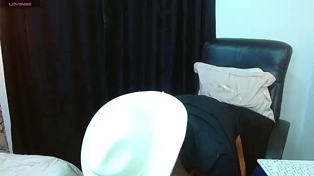 Bastiaan 28 online show from March 8, 2026, 2:04 am