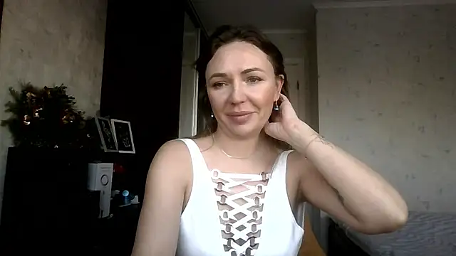 AngelinaLove28 online show from January 12, 2026, 8:10 am