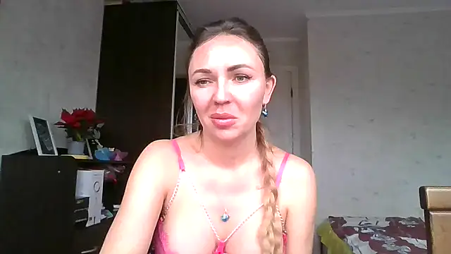 AngelinaLove28 online show from November 28, 2025, 6:57 am