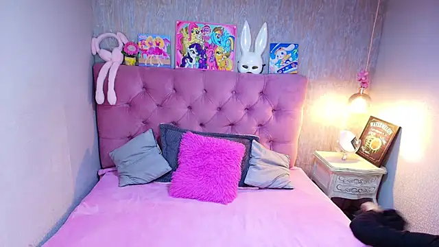 Snapshot of charlottemoonxz chatting on February 25, 2026, 7:03 pm charlottemoonxz online show from February 25, 2026, 7:03 pm