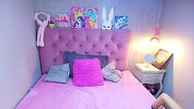 Snapshot of charlottemoonxz chatting on February 27, 2026, 6:52 pm charlottemoonxz online show from February 27, 2026, 6:52 pm