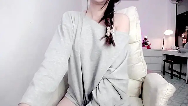 Snapshot of _OMO_ chatting on February 8, 2025, 5:08 pm OMO online show from February 8, 2025, 5:08 pm