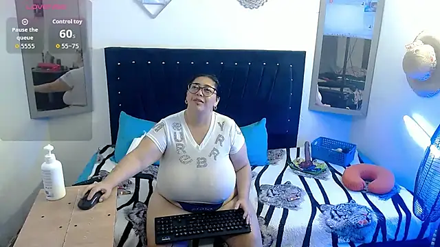 Snapshot of bubis_laru53 chatting on October 28, 2025, 8:13 am bubis laru53 online show from October 28, 2025, 8:13 am