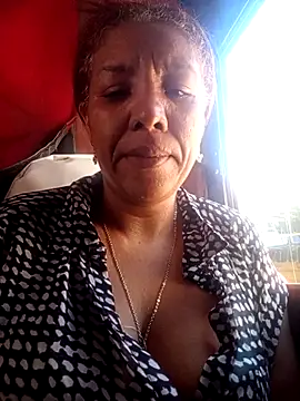 Snapshot of Surreyaa chatting on December 1, 2025, 6:42 pm Surreyaa online show from December 1, 2025, 6:42 pm