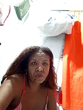 Snapshot of Surreyaa chatting on November 7, 2025, 4:06 am Surreyaa online show from November 7, 2025, 4:06 am