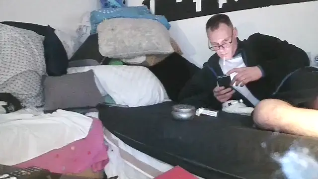 0815lukas2024 online show from December 21, 2025, 11:01 am