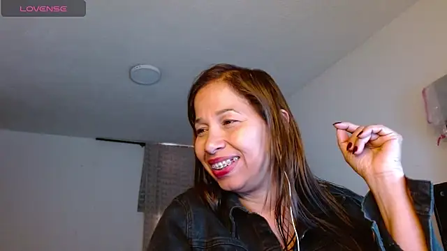 CaroMasha online show from April 17, 2026, 10:45 pm