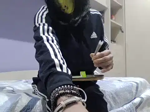 Snapshot of Kamaleonix chatting on December 26, 2024, 12:46 am Kamaleonix online show from December 26, 2024, 12:46 am