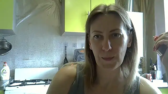 Snapshot of AshleyXHoney chatting on June 18, 2026, 7:40 am AshleyXHoney online show from June 18, 2026, 7:40 am