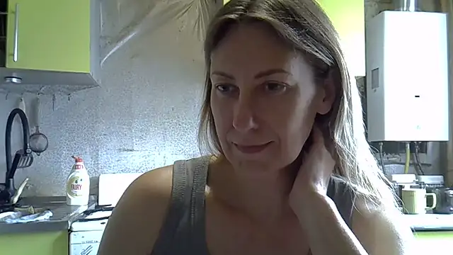 Snapshot of AshleyXHoney chatting on June 29, 2026, 8:21 am AshleyXHoney online show from June 29, 2026, 8:21 am