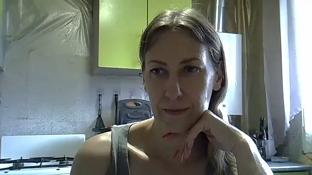 Snapshot of AshleyXHoney chatting on June 16, 2026, 8:03 am AshleyXHoney online show from June 16, 2026, 8:03 am