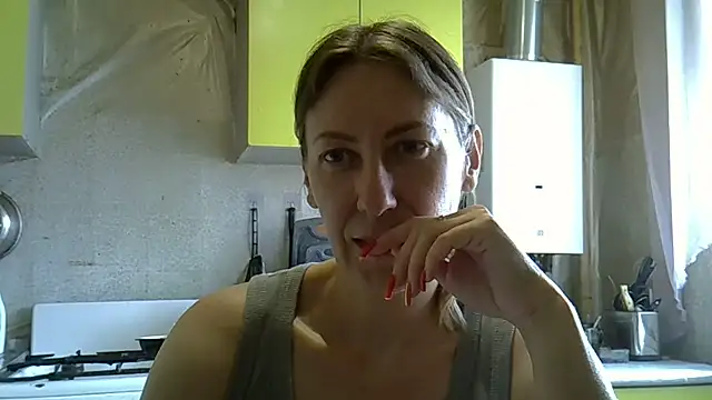 Snapshot of AshleyXHoney chatting on July 1, 2026, 6:36 am AshleyXHoney online show from July 1, 2026, 6:36 am