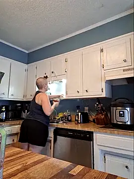 MilfyMrsRobinson online show from May 7, 2026, 3:15 pm