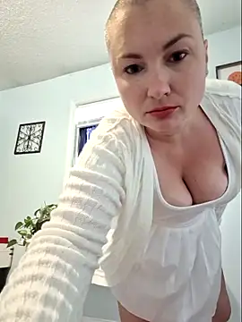 MilfyMrsRobinson online show from May 16, 2026, 12:04 pm
