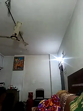 Snapshot of Love_Jenny chatting on December 1, 2025, 6:47 am Love Jenny online show from December 1, 2025, 6:47 am