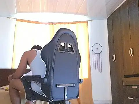 aronmiller404 online show from January 10, 2025, 7:11 pm