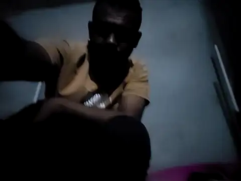 Snapshot of ListedLoin chatting on October 9, 2025, 7:03 pm ListedLoin online show from October 9, 2025, 7:03 pm