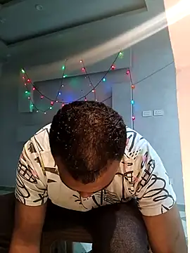 Snapshot of ListedLoin chatting on March 7, 2025, 7:49 pm ListedLoin online show from March 7, 2025, 7:49 pm