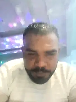 Snapshot of ListedLoin chatting on March 7, 2025, 12:45 pm ListedLoin online show from March 7, 2025, 12:45 pm