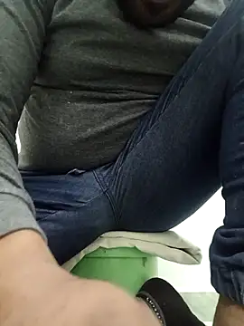 Snapshot of ListedLoin chatting on February 21, 2025, 9:02 am ListedLoin online show from February 21, 2025, 9:02 am