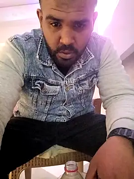 Snapshot of ListedLoin chatting on March 22, 2025, 2:03 pm ListedLoin online show from March 22, 2025, 2:03 pm