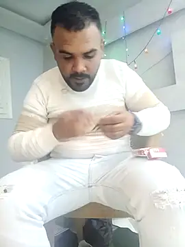 Snapshot of ListedLoin chatting on March 12, 2025, 7:47 pm ListedLoin online show from March 12, 2025, 7:47 pm