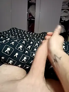 Snapshot of killminou chatting on February 8, 2026, 10:07 pm killminou online show from February 8, 2026, 10:07 pm