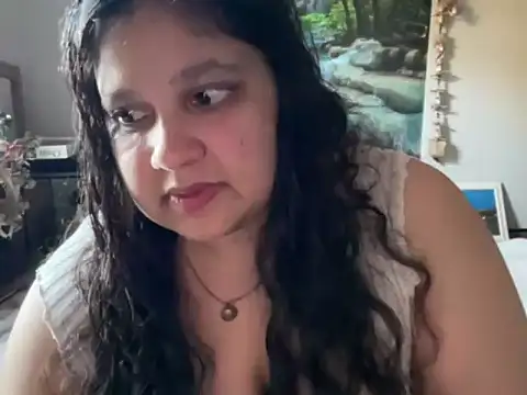 Snapshot of MelanieFawker chatting on November 25, 2025, 10:43 pm MelanieFawker online show from November 25, 2025, 10:43 pm