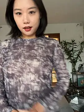 Eliza-E online show from April 23, 2026, 12:28 am