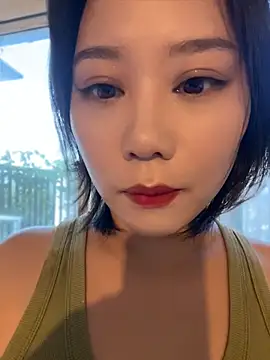 Snapshot of Eliza-E chatting on July 25, 2026, 9:17 am Eliza-E online show from July 25, 2026, 9:17 am