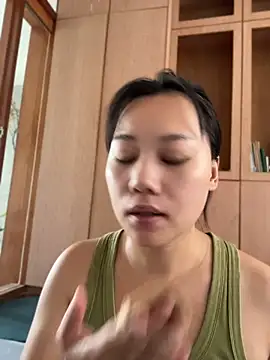Snapshot of Eliza-E chatting on July 2, 2026, 11:55 pm Eliza-E online show from July 2, 2026, 11:55 pm