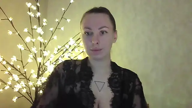Snapshot of _Leslyy_Solo_1 chatting on February 2, 2025, 2:56 pm Leslyy Solo 1 online show from February 2, 2025, 2:56 pm