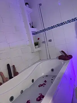 MelissaKarterrs online show from December 17, 2025, 11:59 am